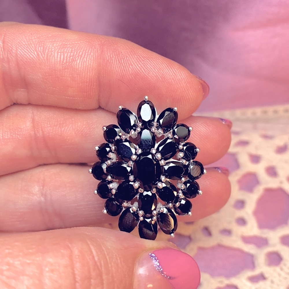 Oval and Round Black Spinel Ring